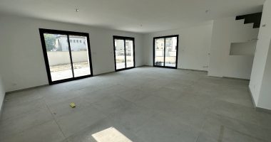 f73bb374.jpg