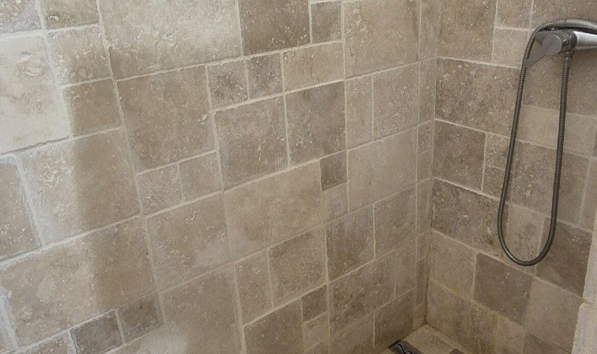 f2439534.jpg