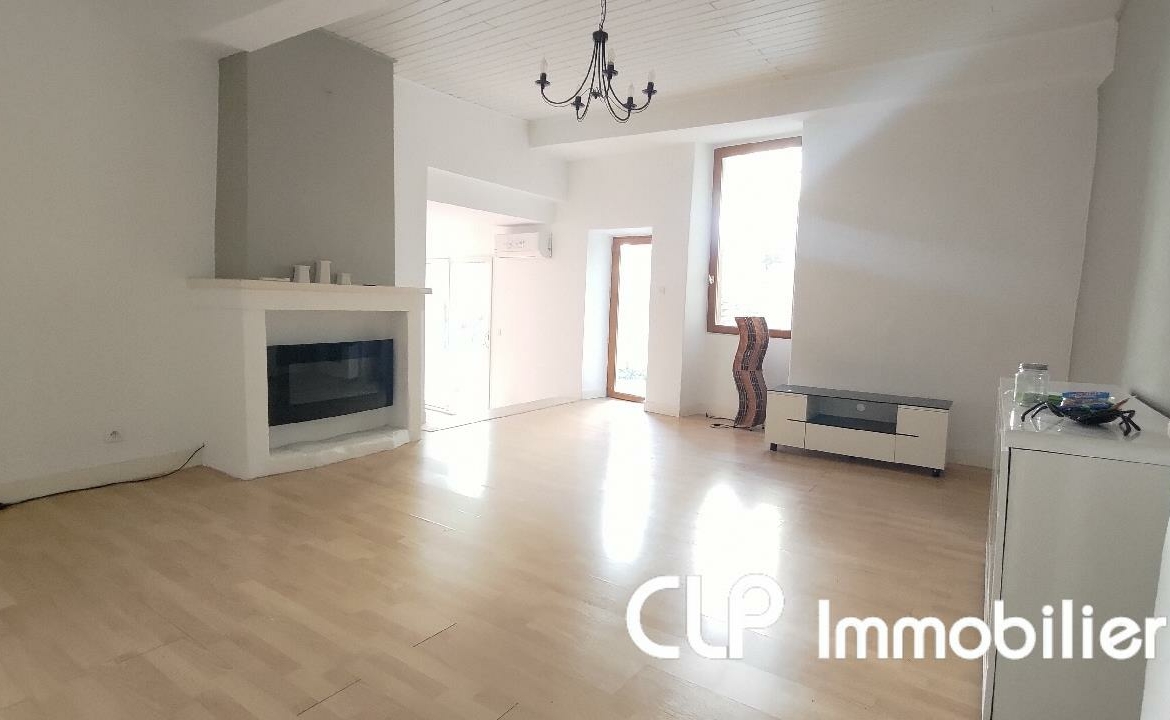 c945f442