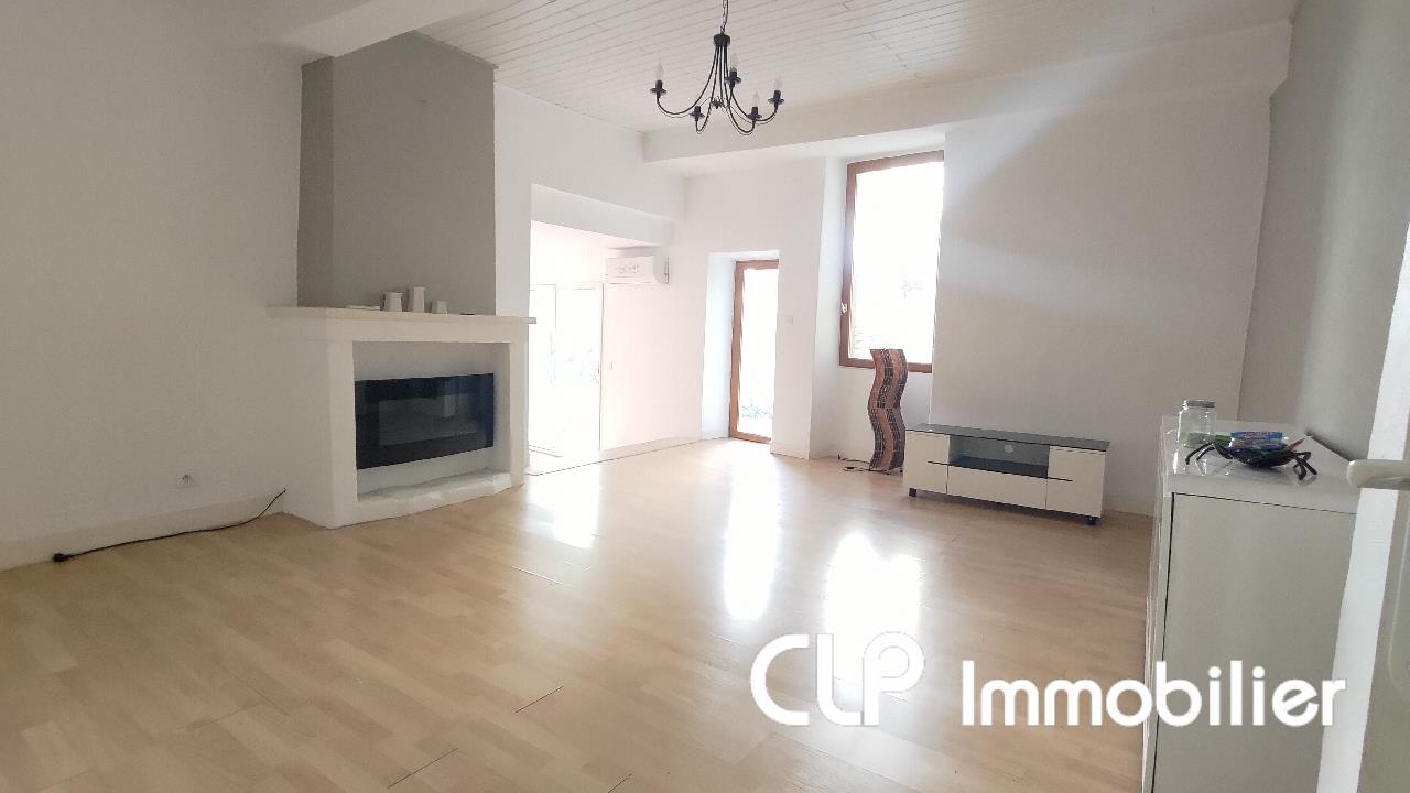 c945f442